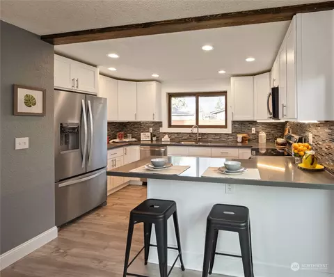 Kitchen - 2227 Monroe Ave, Everett, WA 98203 photo 2 of 4