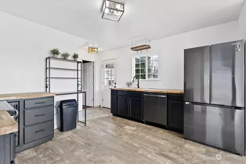 Kitchen - 2309 24th St, Everett, WA 98201 photo 3 of 3
