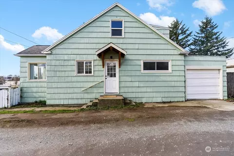 Exterior - 2309 24th St, Everett, WA 98201 photo 3 of 5