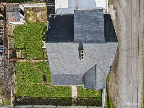 Exterior - 2309 24th St, Everett, WA 98201 photo 4 of 5