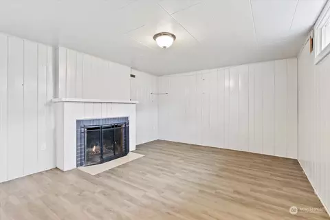 Living - 2309 24th St, Everett, WA 98201 photo 4 of 5
