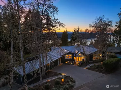 8220 SE 59th St, Mercer Island, WA 98040