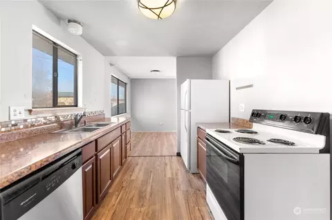 Kitchen - 315 Bridge St, Twisp, WA 98856 photo 4 of 4