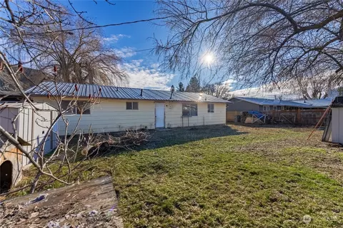 Exterior - 315 Bridge St, Twisp, WA 98856 photo 9 of 11