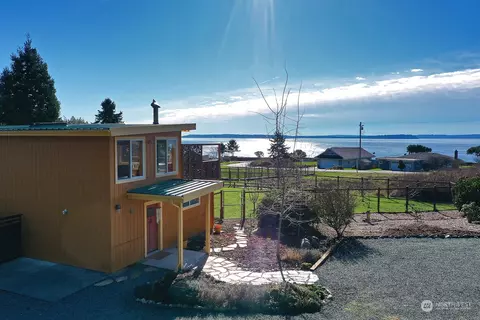 494 Labella Vista Way, Freeland, WA 98249