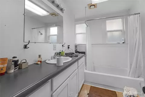Bath - 616 Main St, Sultan, WA 98294 photo 1 of 3
