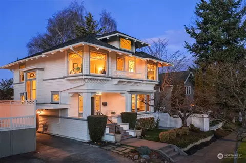 108 Hayes St, Seattle, WA 98109