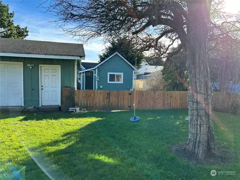Exterior - 505 Spruce St E, Ilwaco, WA 98624 photo 5 of 9