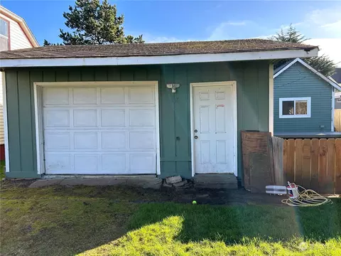 Exterior - 505 Spruce St E, Ilwaco, WA 98624 photo 8 of 9