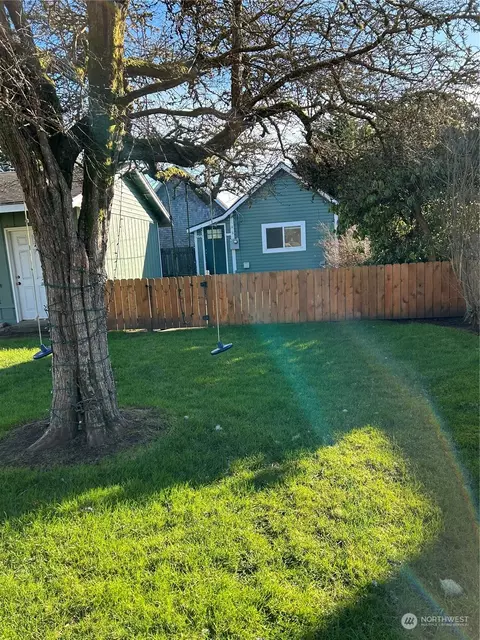 Exterior - 505 Spruce St E, Ilwaco, WA 98624 photo 6 of 9