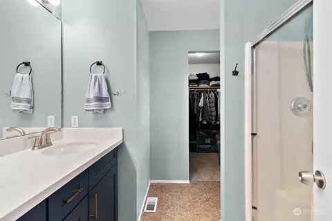 Bath - 3357 Randall Pl, Enumclaw, WA 98022 photo 2 of 3