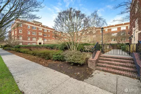 100 W Highland Dr #423, Seattle, WA 98119
