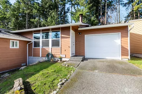 665 NW Atalanta Way #3, Oak Harbor, WA 98277