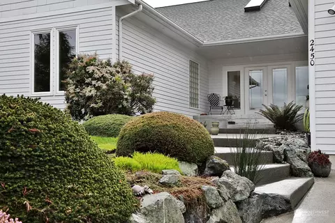 2450 Discovery Pl, Langley, WA 98260