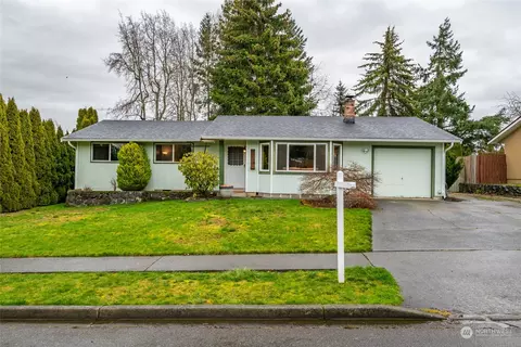 1126 N Viewmont Dr, Mount Vernon, WA 98273
