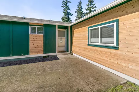 Exterior - 2211 E George St, Tacoma, WA 98404 photo 6 of 9