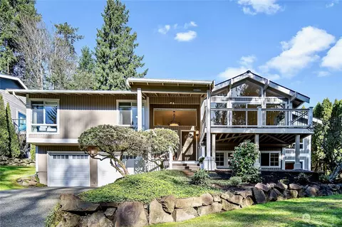 18422 NE 15th Pl, Bellevue, WA 98008
