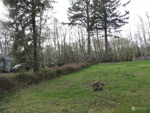 815 Hassalo Ave SE, Ocean Shores, WA 98569