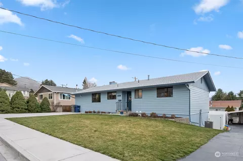 1230 Leanne Pl, Wenatchee, WA 98801