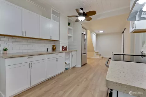 Kitchen - 6220 Parker Rd E, Sumner, WA 98390 photo 1 of 4