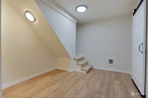 Entry Way - 6220 Parker Rd E, Sumner, WA 98390 photo 2 of 3