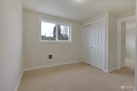 Bedroom - 6220 Parker Rd E, Sumner, WA 98390 photo 3 of 3