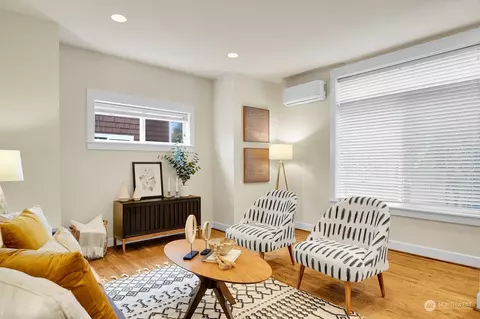 Living - 2820 E Spring Street Ct, Seattle, WA 98122 photo 3 of 3