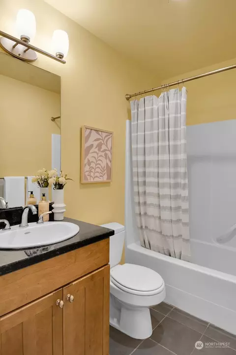 Bath - 2820 E Spring Street Ct, Seattle, WA 98122 photo 2 of 2
