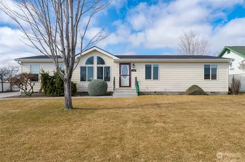 795 J St SE, Ephrata, WA 98823