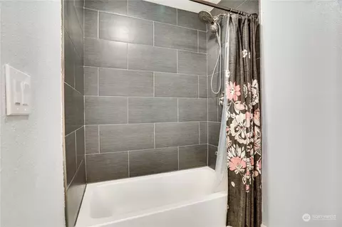 Bath - 28515 30th Ave E, Spanaway, WA 98387 photo 6 of 6