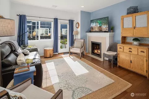 Living - 3403 31st Dr, Everett, WA 98201 photo 2 of 2