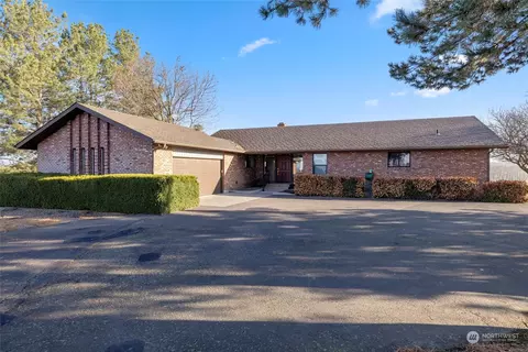 1570 Kaniksu Loop, Walla Walla, WA 99362