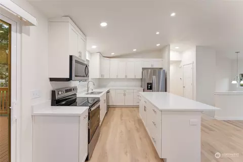 Kitchen - 1133 121st Pl SE, Everett, WA 98208 photo 4 of 4