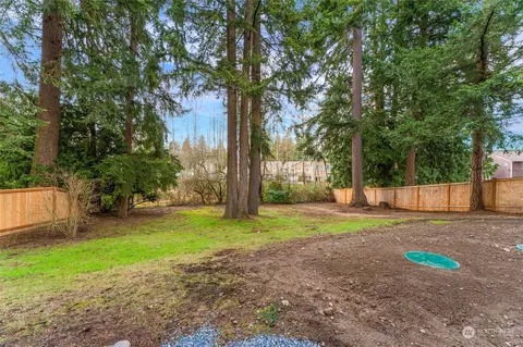 Exterior - 1133 121st Pl SE, Everett, WA 98208 photo 8 of 10