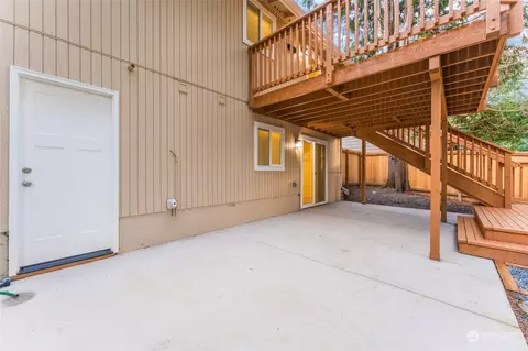 Exterior - 1133 121st Pl SE, Everett, WA 98208 photo 6 of 10