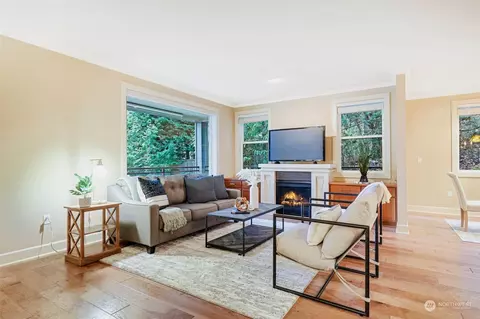 8850 Redmond Woodinville Rd NE #303, Redmond, WA 98052