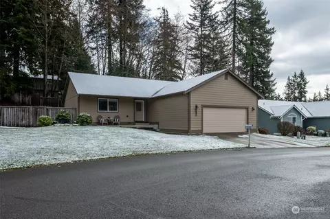 104 Blossom Ln, Elma, WA 98541