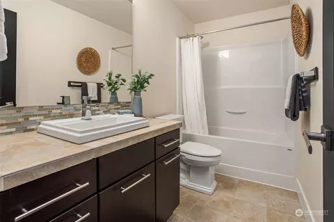 Bath - 3310 181st St SE, Bothell, WA 98012 photo 4 of 4
