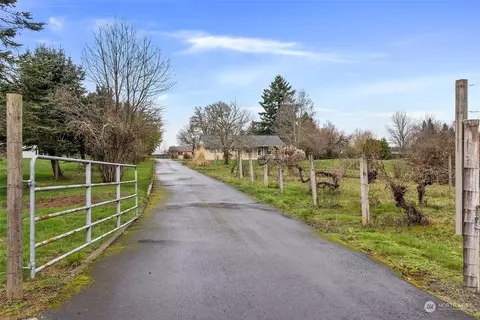 155 Buckskin Dr, Winlock, WA 98596