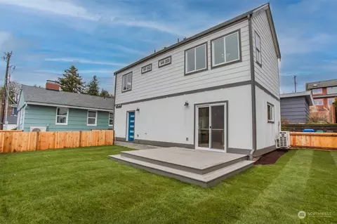 4605 SW Cloverdale St, Seattle, WA 98136