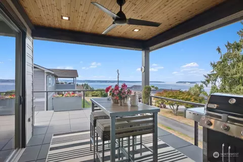 Exterior - 4620 Seahurst Ave, Everett, WA 98203 photo 5 of 5