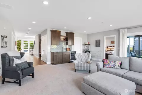 Living - 4620 Seahurst Ave, Everett, WA 98203 photo 5 of 6