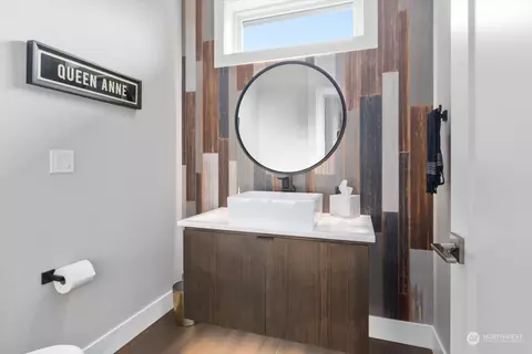Bath - 4620 Seahurst Ave, Everett, WA 98203 photo 1 of 6