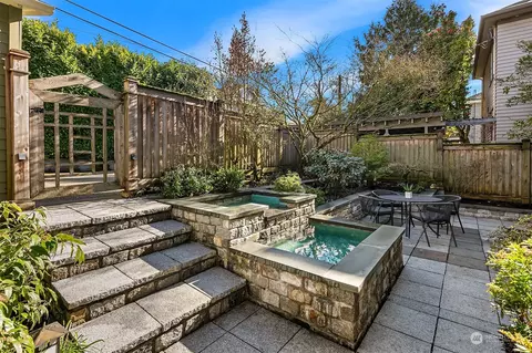 Exterior - 916 11th Ave E, Seattle, WA 98102 photo 4 of 10