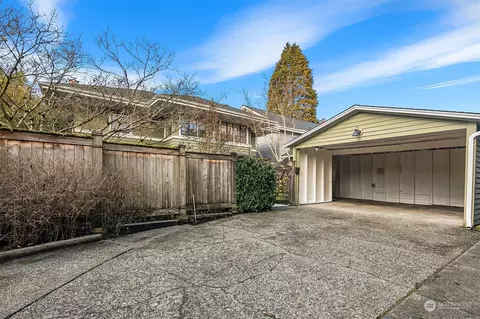 Exterior - 916 11th Ave E, Seattle, WA 98102 photo 7 of 10