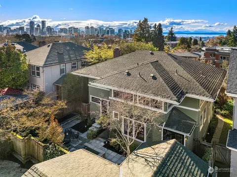 Exterior - 916 11th Ave E, Seattle, WA 98102 photo 8 of 10