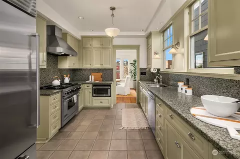 Kitchen - 916 11th Ave E, Seattle, WA 98102 photo 1 of 3