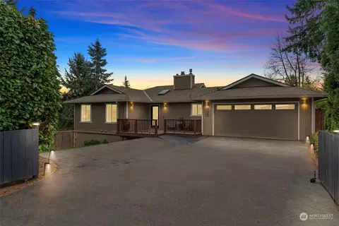 8129 NE 141st St, Kirkland, WA 98034