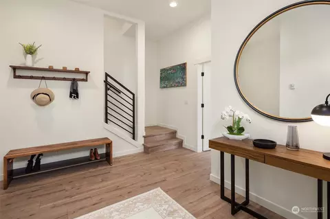 Entry Way - 10322 NE 185th St #D, Bothell, WA 98011 photo 2 of 2