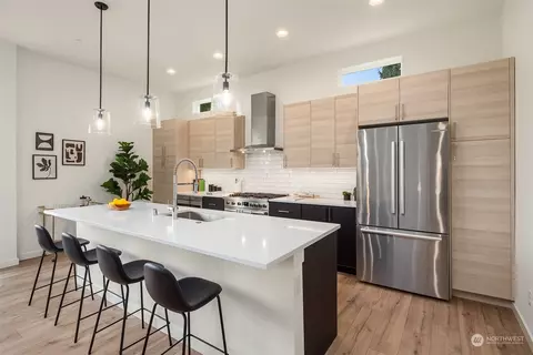 Kitchen - 10322 NE 185th St #D, Bothell, WA 98011 photo 3 of 3